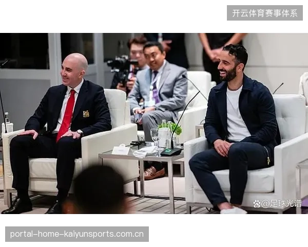贝拉达确认曼联将延续去年夏窗策略，寻求经验球员与潜力新星的组合